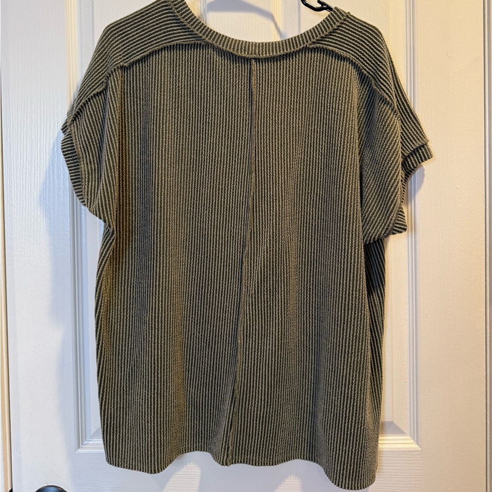 7th Ray Textured Olive Green T Shirt Women’s Size M - Picture 3 of 3